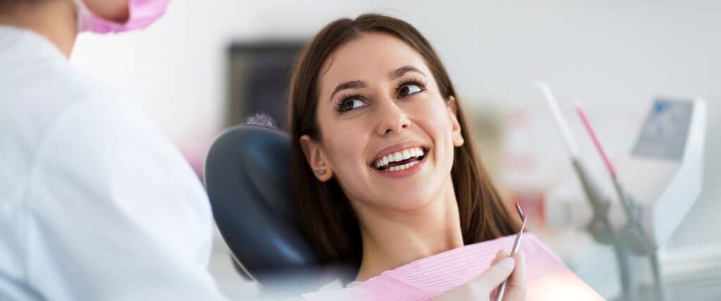 Dental Crowns vs. Veneers: Understanding the Differences in Cosmetic Dentistry